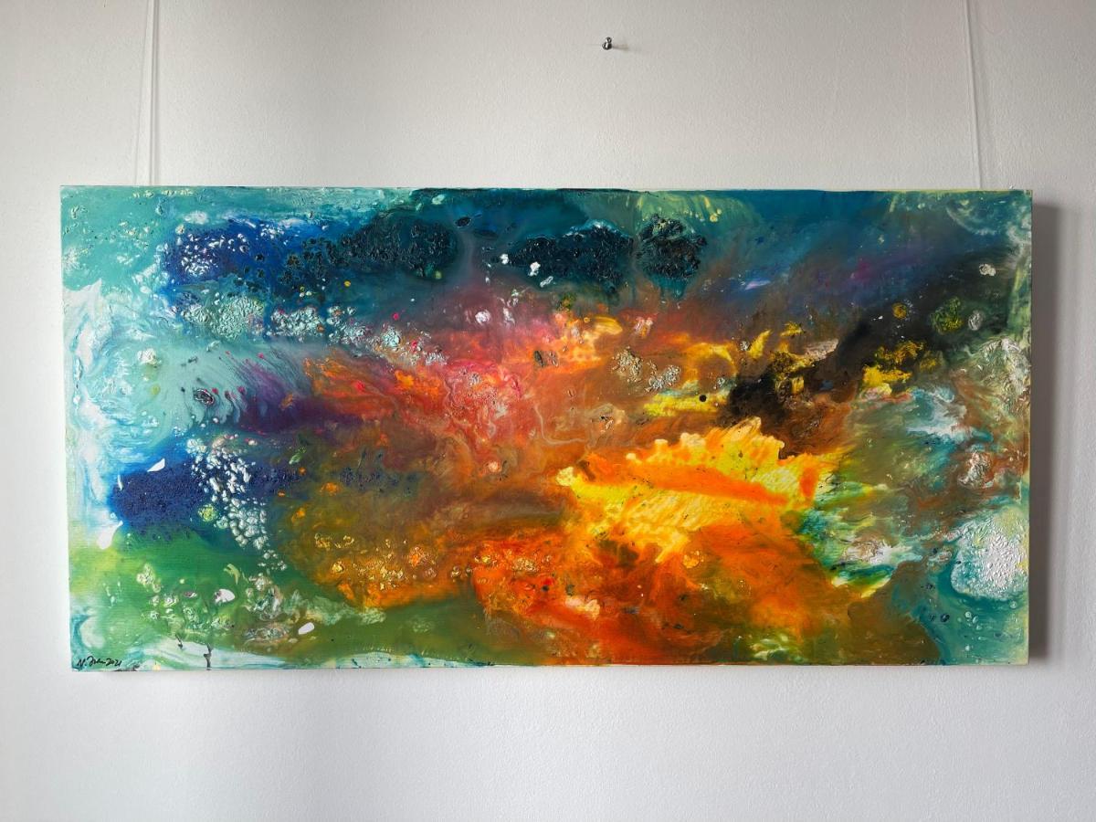Apartment Happiness By Nicole Jutka, Visual Artist Olimp Luaran gambar